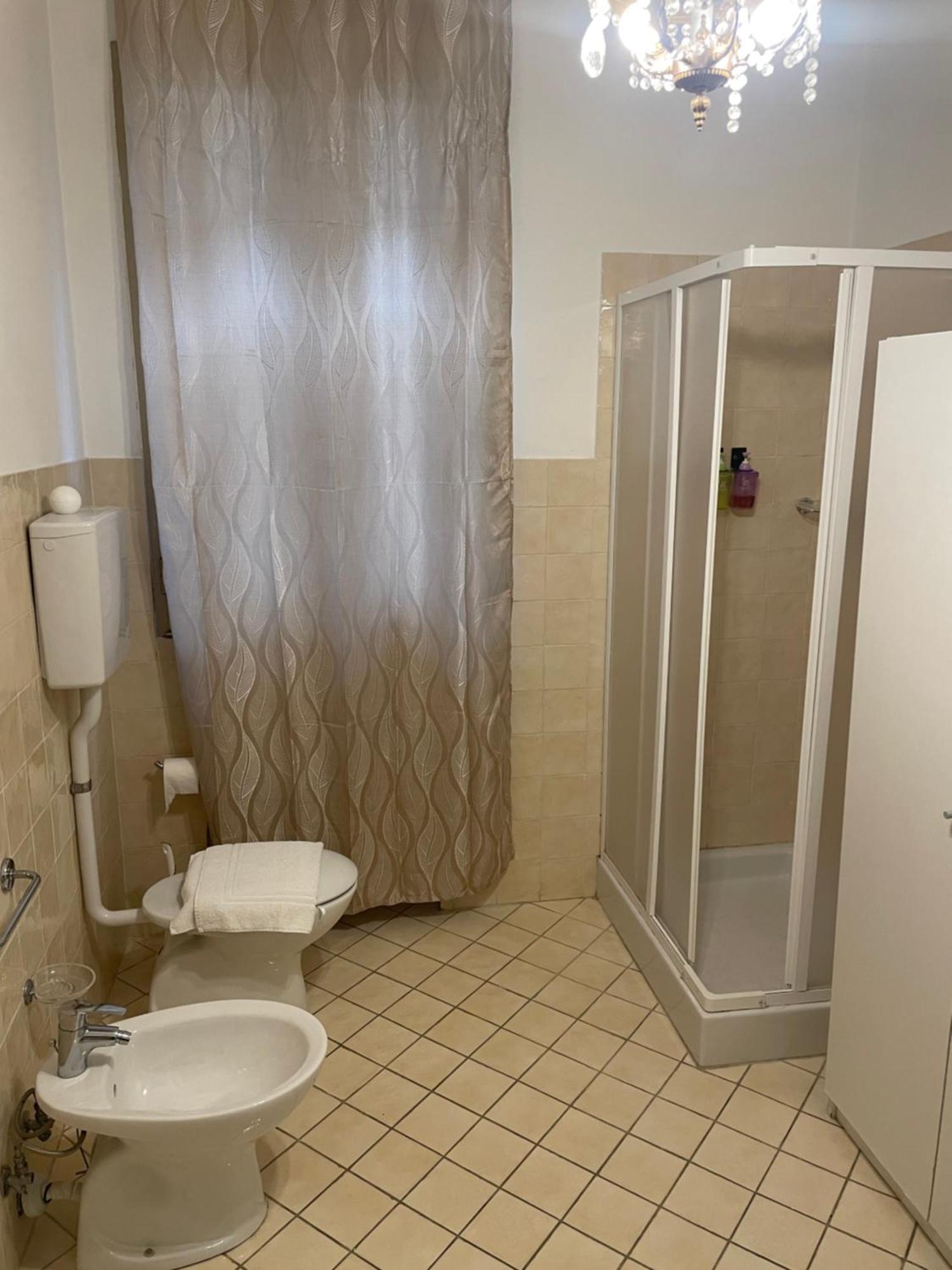Triple Room Shower